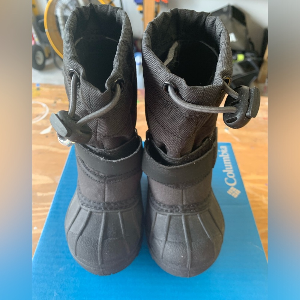 Columbia toddler Powderbug II black snow boots